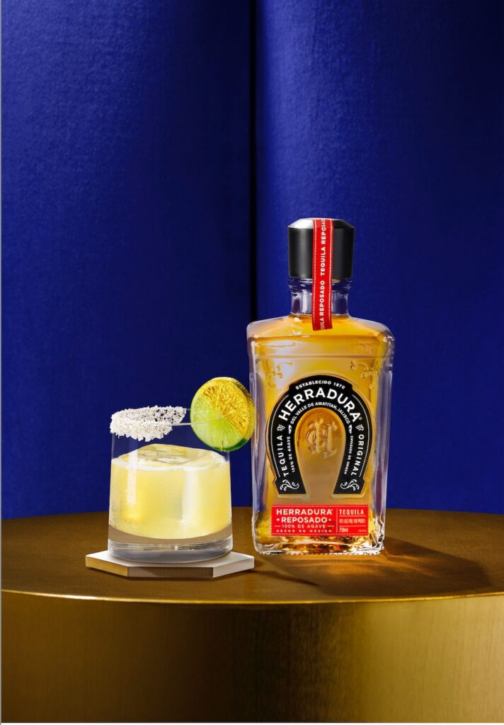 Casa Herradura brilla en Jalisco: Medalla de Plata para su Reposado en el Concours Mondial de Bruxelles 2025 🥃✨
