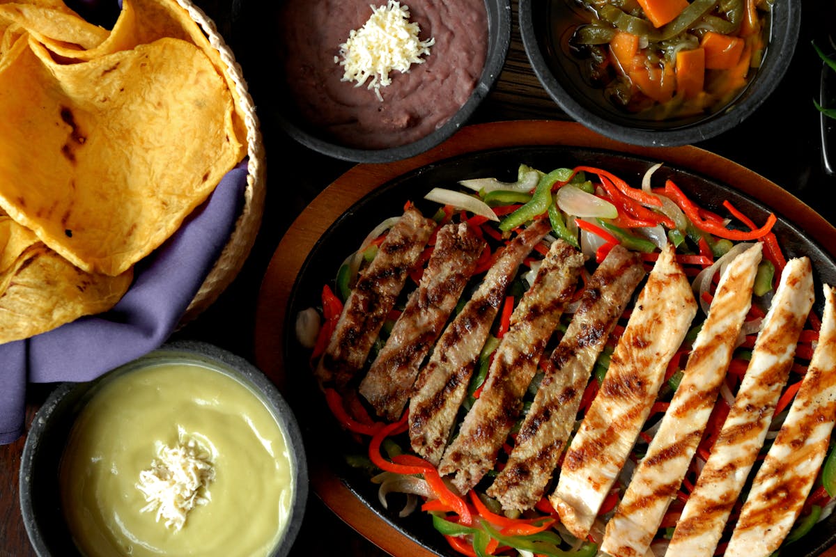 Experiencia gastronómica mexicana en restaurante