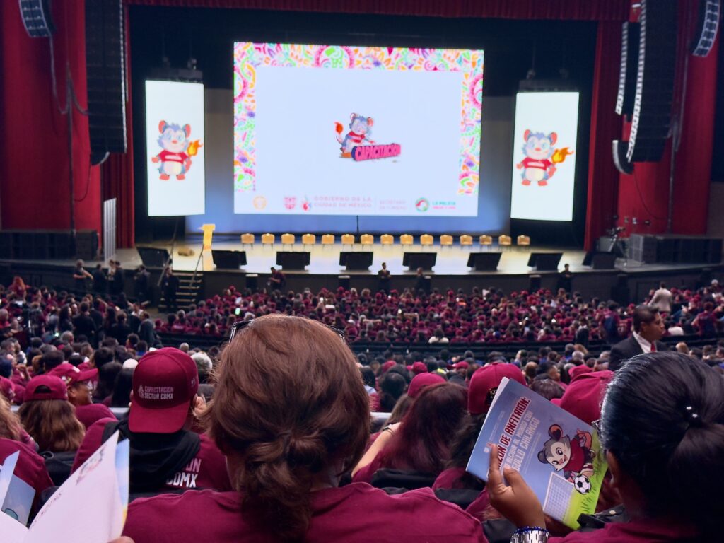 La CDMX se Prepara: Gran Capacitación de Orientadores Mundialistas en el Auditorio Nacional